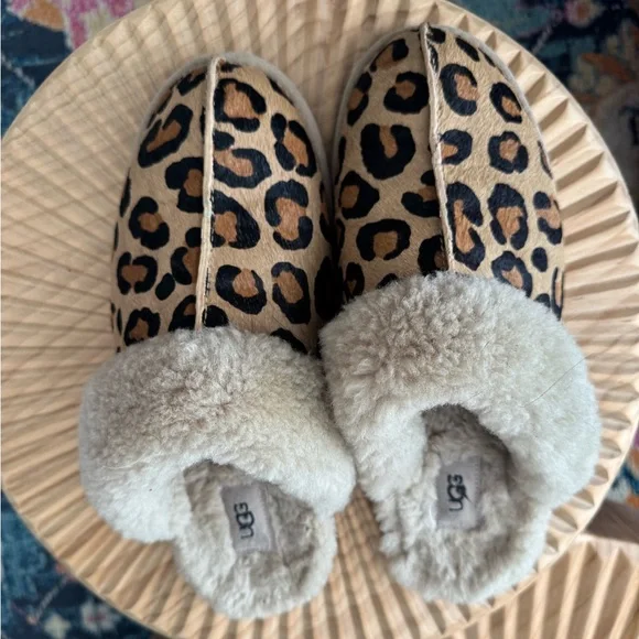 Ugg Scuffette II Genuine Shearling Slipper size 11 leopard - Picture 2 of 7